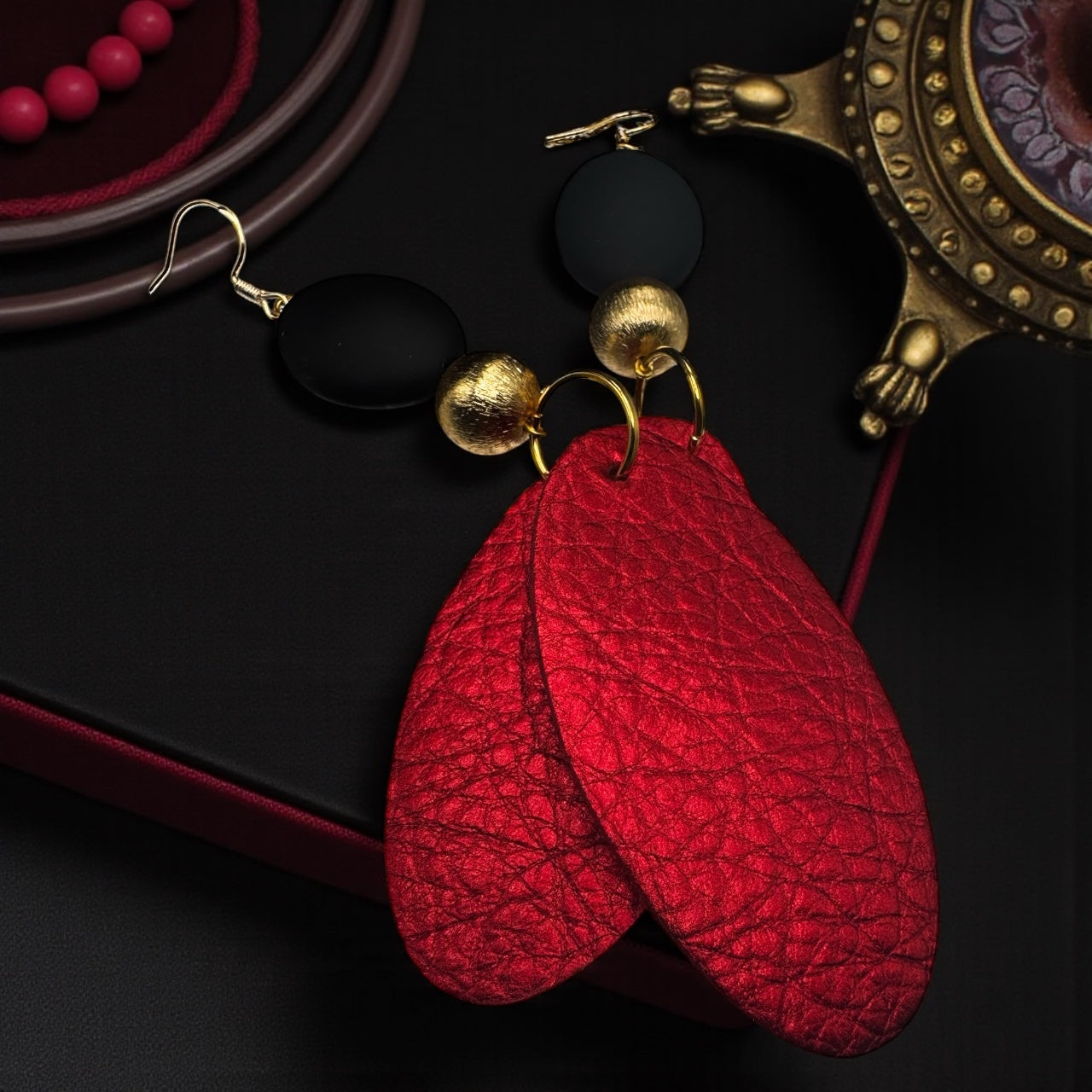 Red Velvet Noir Drops image 0