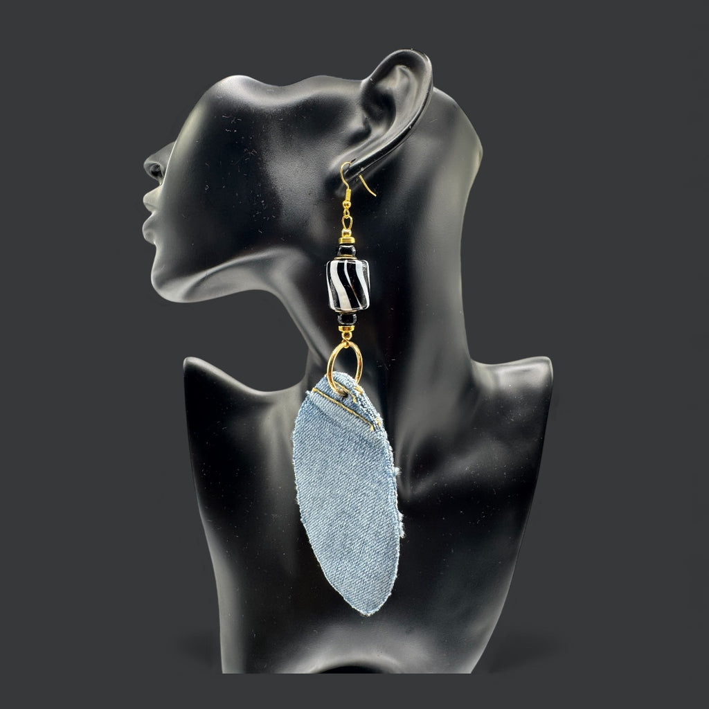 Monochrome Wave image 1