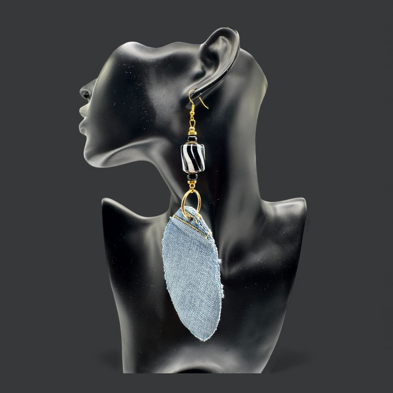 Monochrome Wave image 1